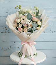 Букет цветов из:  Розы и Лизиантусы в Рышково