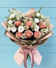 Букет цветов из:  Розы, Альстромерии и Лизиантусы в Рышково