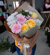 Букет цветов из:  Герберы, Розы и Хризантемы в Рышково