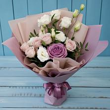 Букет цветов из:  Розы и Лизиантусы в Рышково