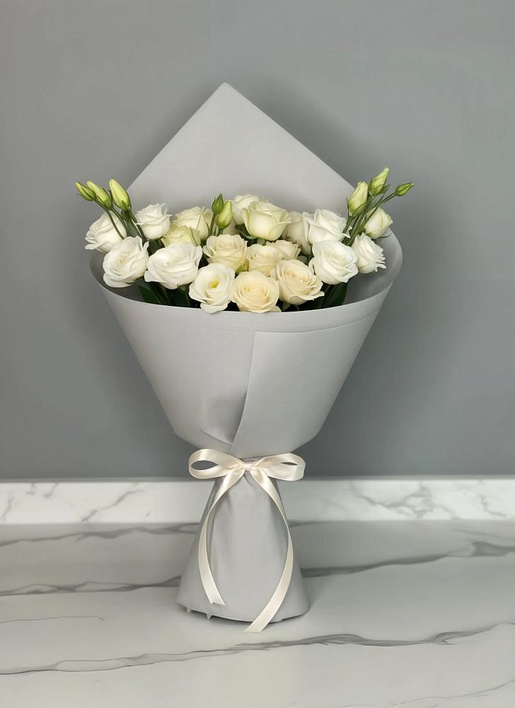 Букет цветов из: Розы и Лизиантусы в Рышково