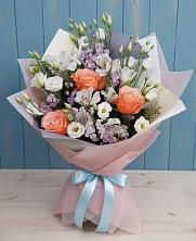 Букет цветов из:  Лизиантусы, Розы, Альстромерии и Гипсофила в Рышково