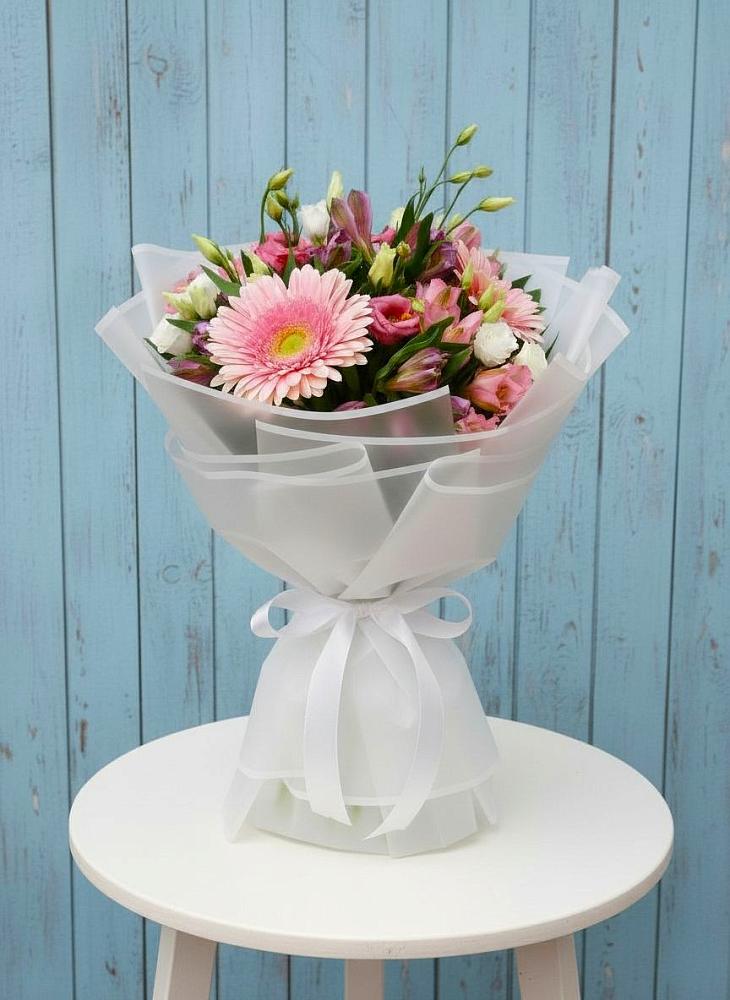 Букет цветов из: Герберы, Альстромерии и Лизиантусы в Рышково