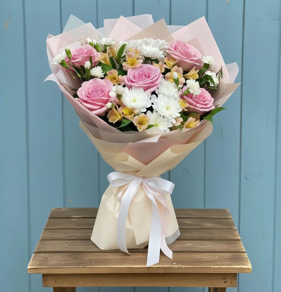 Букет цветов из: Гвоздики, Орхидеи и Розы в Рышково