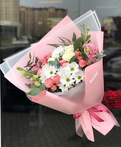 Букет цветов из: Розы, Лизиантусы и Хризантемы в Рышково