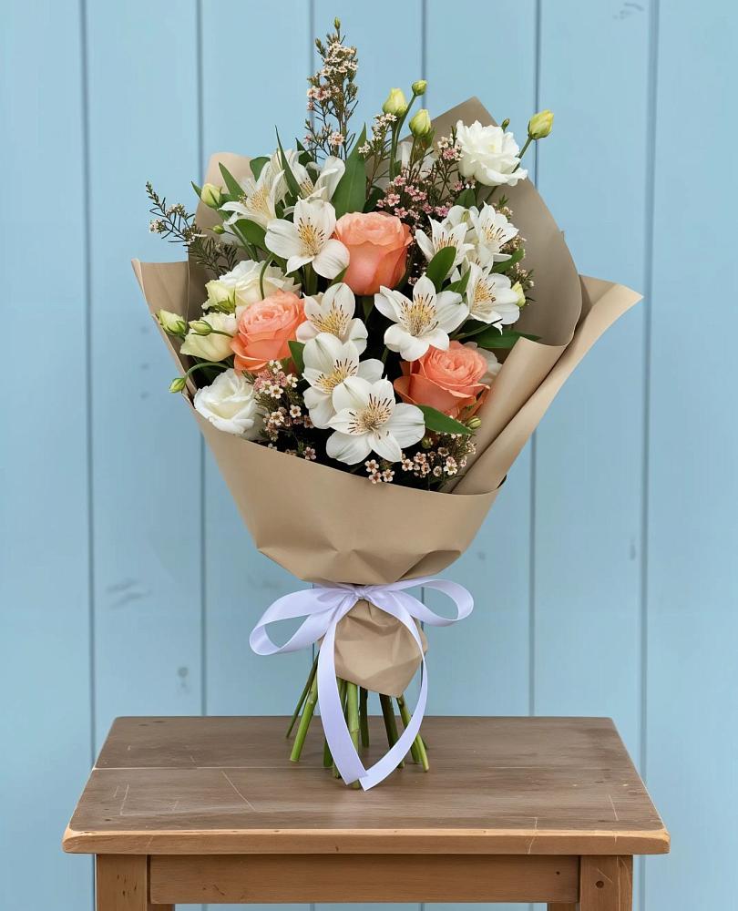 Букет цветов из: Альстромерии, Лизиантусы, Розы и Хризантемы в Рышково