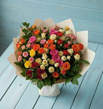 Букет Микс из разноцветных кустовых роз в Рышково